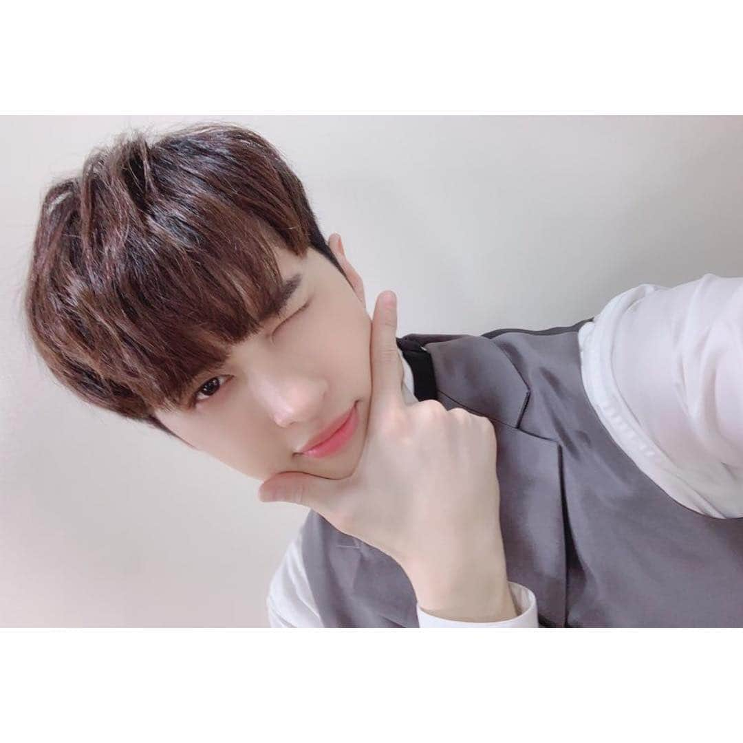 VIXXさんのインスタグラム写真 - (VIXXInstagram)「. [20190331] 잭더리퍼 막공 이렇게 귀여운 켄다니엘 어떻게 보내😭 내가 잭 니가 잭 우리가 잭더리퍼❗️❗️ 재환아 수고했어👏🏻 . #빅스 #VIXX #켄 #KEN #이재환 #잭더리퍼 #다니엘」3月31日 23時52分 - vixx_stargram