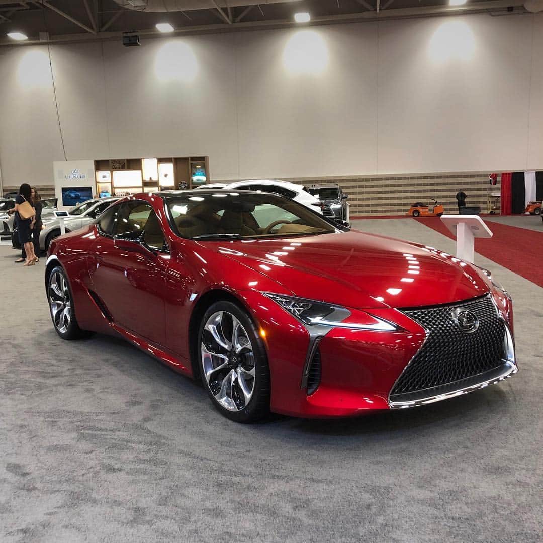 Lexus USAさんのインスタグラム写真 - (Lexus USAInstagram)「Add some provocative sheet metal to your social feeds while you can. The #DFWAutoshow ends today. #LexusLC #LexusLC Inspiration Series #LexusUX」4月1日 0時01分 - lexususa