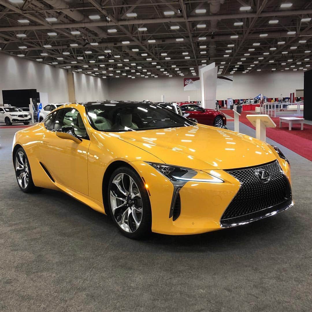 Lexus USAのインスタグラム：「Add some provocative sheet metal to your social feeds while you can. The #DFWAutoshow ends today. #LexusLC #LexusLC Inspiration Series #LexusUX」
