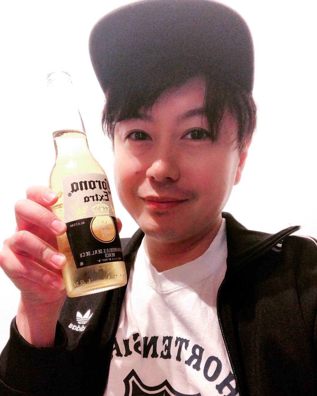 のインスタグラム：「いよいよ新年度、新元号も発表です！！が、自分のやる事は変わらないので、体調に気を付けてこのまま粛々と頑張りますᕦ(ò_óˇ)ᕤ！！ということで、カンパーイ(*^▽^*)♪♪」