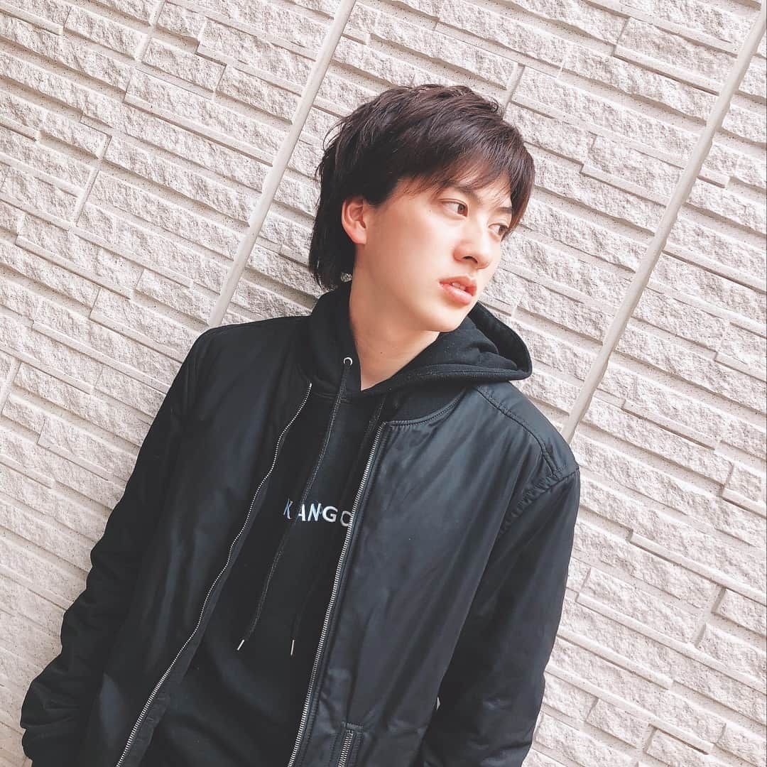 のインスタグラム：「Instagram始めました。 フォローよろしくお願いします。  インスタライブとか、やってみたい。 #俳優  #白又敦 #インスタ初心者」
