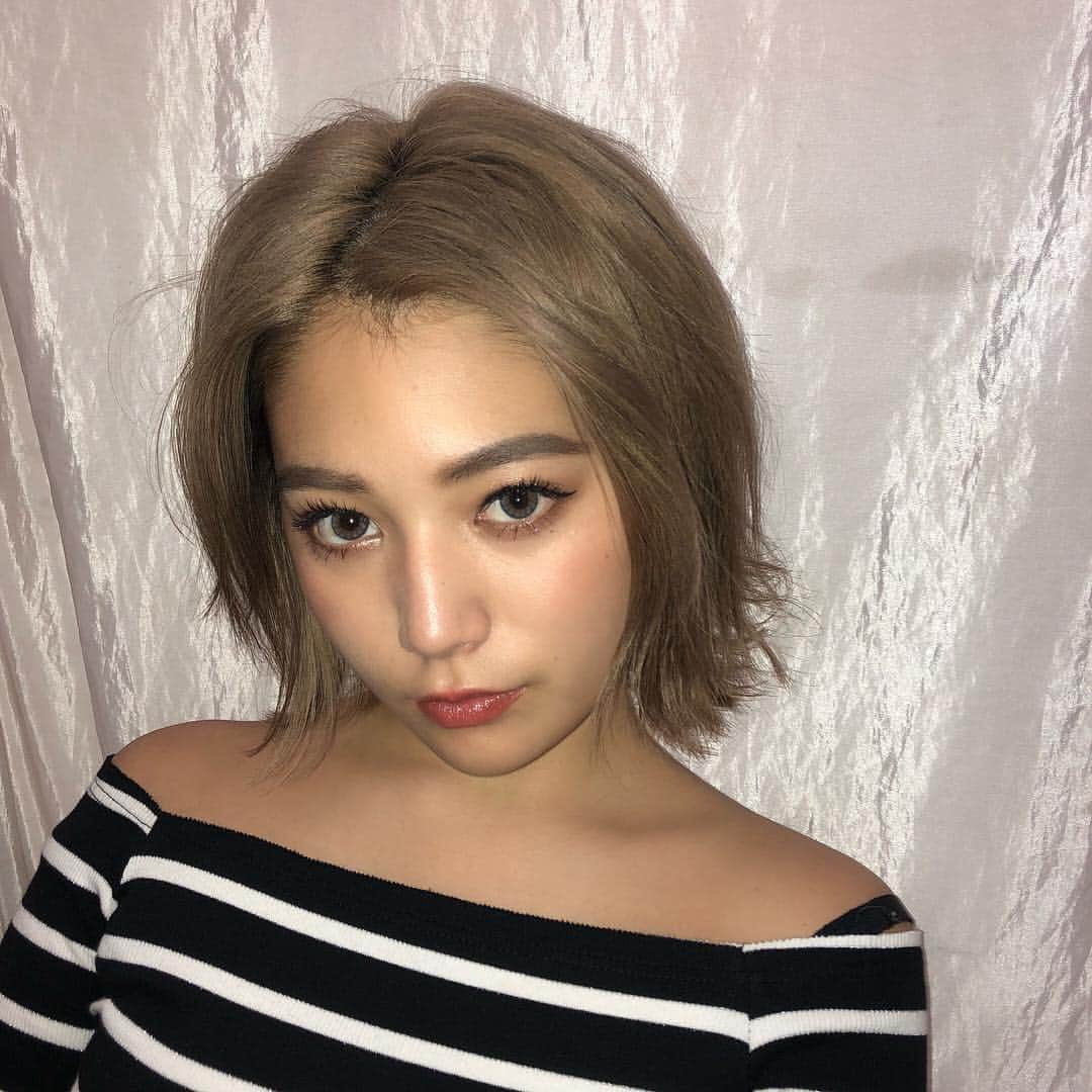 のインスタグラム：「、 、  Popteen発売しました！ 今月号も是非ゲットして下さ〜い💓  #Popteen #雑誌」