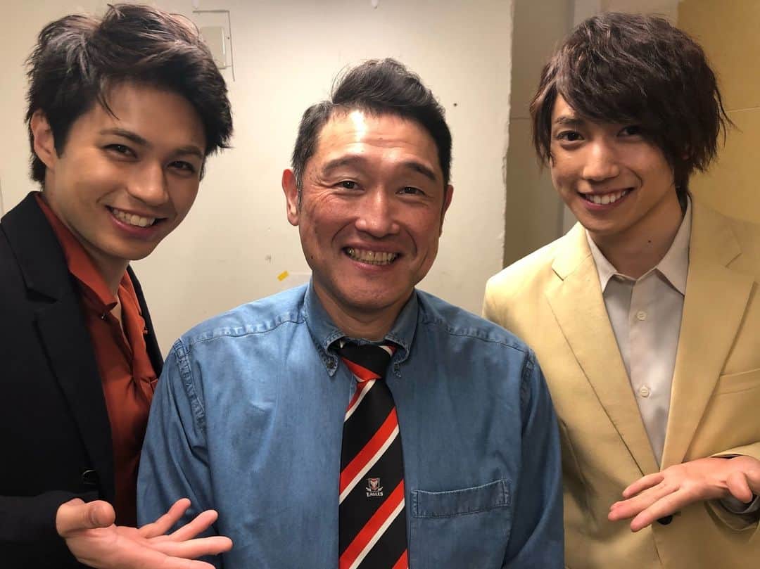 西尾季隆のインスタグラム：「‪佐伯大地くんと有澤樟太郎くんのおでかけin熱海のイベント終了！ 大地くんは話おもしろいし、 樟太郎くんは天然でめちゃくちゃおもしろかった。 最高でした！ 今度おでかけ出来るときはバンジージャンプやってくれるって約束したから楽しみです！ ぜひみなさん番組を盛り上げてください！‬ ‪#おでかK‬」