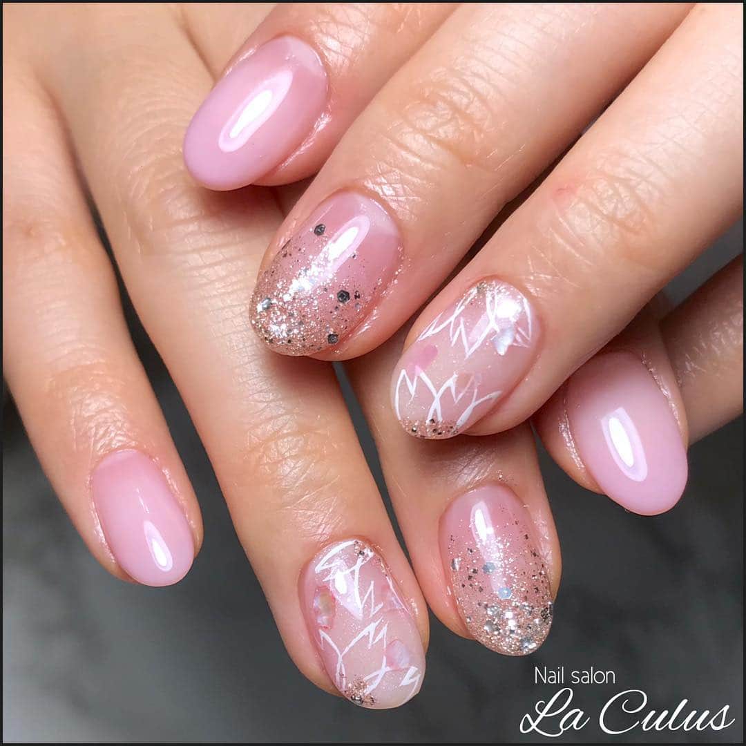 Mihoさんのインスタグラム写真 - (MihoInstagram)「. nails. . . 🌸桜🌸 ひらりひらりと花びらのように見える ピンクのシェルがポイント♡ . . . . #laculus #お客様ネイル #桜 #桜ネイル#美甲 . #ネイル #ジェル #ジェルネイル #ネイルアート #ネイルサロン #ネイルデザイン #春ネイル #プライベートサロン #プライベートネイルサロン #ネイルアーティスト . #神戸 #三宮 #神戸元町 #大阪 . #神戸ネイル #神戸ネイルサロン #三宮ネイルサロン #三宮ネイル . #nail #nails #nailart #beauty #kawaii」4月1日 0時13分 - la.source_nail