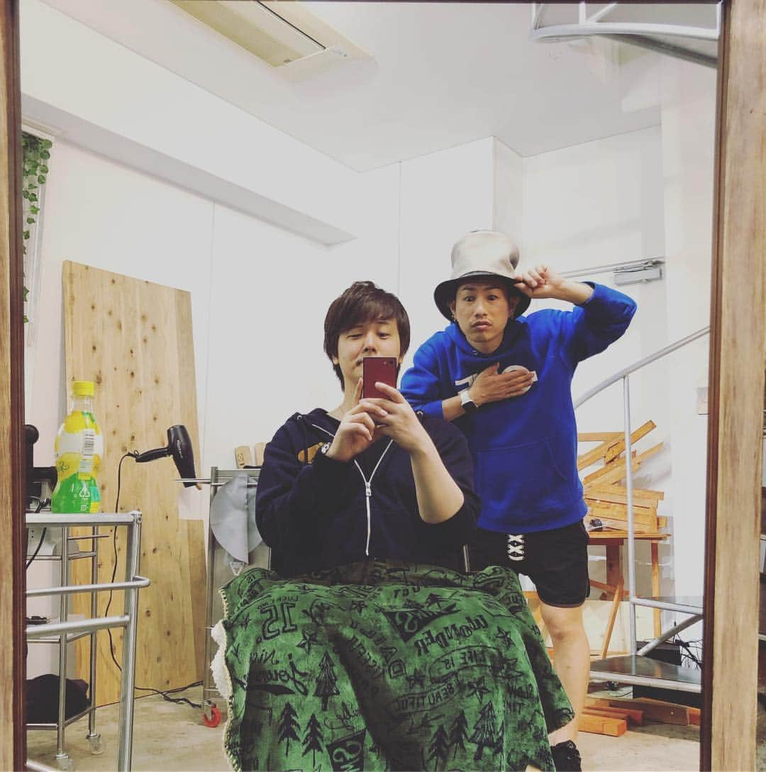 三浦祐太朗さんのインスタグラム写真 - (三浦祐太朗Instagram)「深夜のヘアカット&トリートメント。ケンさんいつもありがとうございます😇 #hairstyle #haircut #✂️ #treatment」4月1日 0時16分 - yutaro_3ura