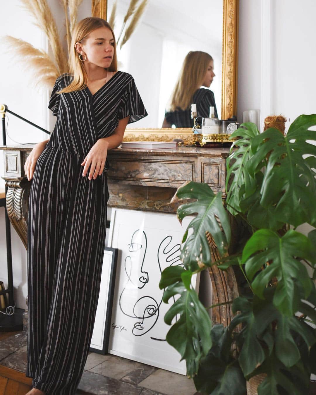 ロック&リパブリックのインスタグラム：「Nothing says spring like fresh stripes. Tap to shop @paris.with.me’s ELLE look at #Kohls. @elleboutiqueusa」