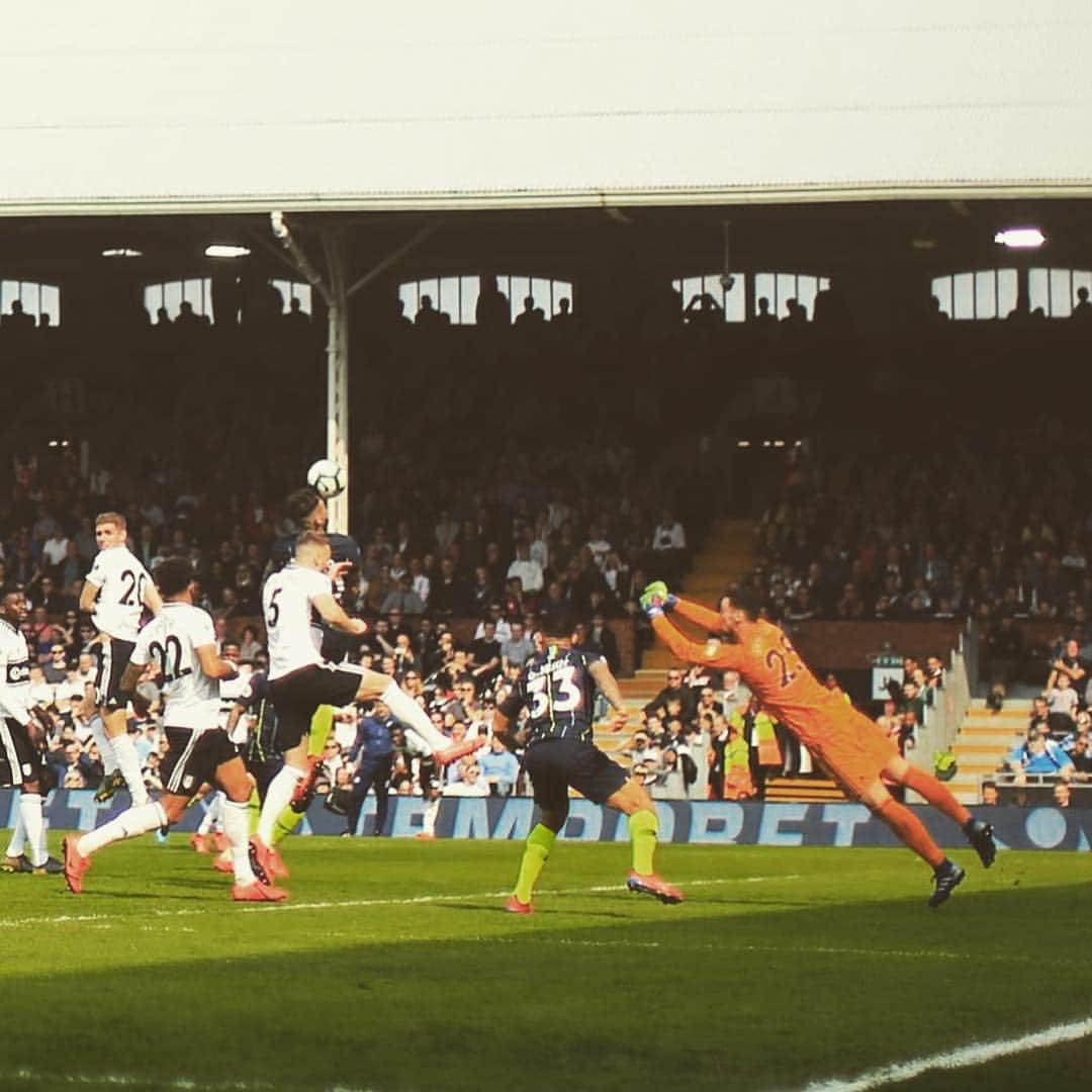 ニコラス・オタメンディさんのインスタグラム写真 - (ニコラス・オタメンディInstagram)「#Fulham 0-2 #ManchesterCity @premierleague 🔥⚽️🔥」4月1日 0時26分 - nicolasotamendi30