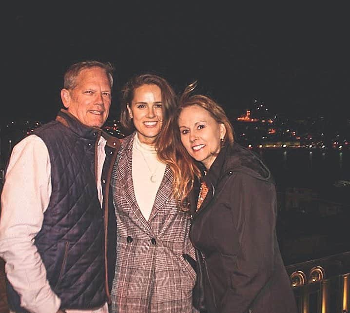 ケルシー・ロビンソンさんのインスタグラム写真 - (ケルシー・ロビンソンInstagram)「Grateful these two world travelers came to see me in Istanbul all last week! ✨❤️」4月1日 0時37分 - krobin32