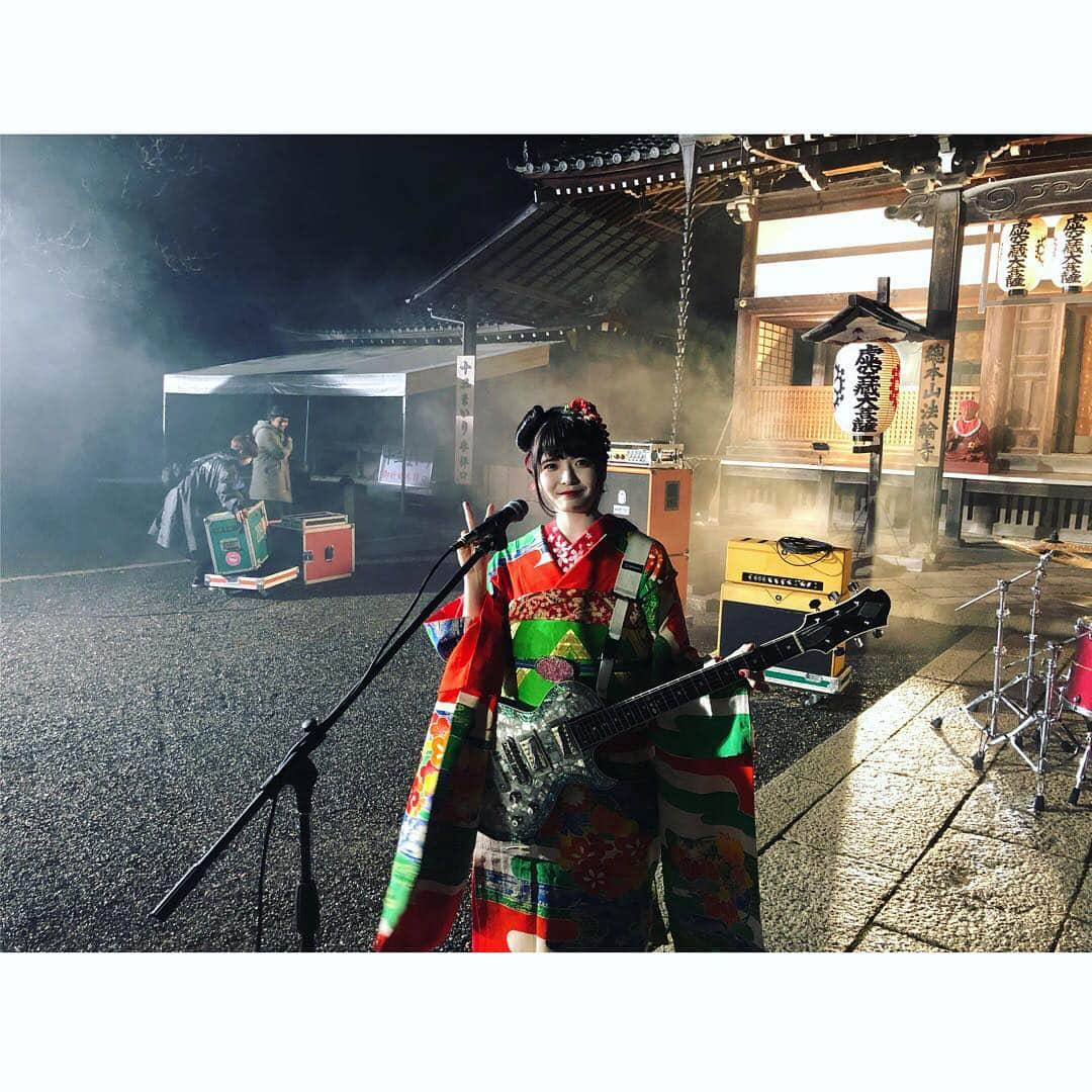 小鳩ミクさんのインスタグラム写真 - (小鳩ミクInstagram)「MV「祇園町」の撮影は 京都で撮りましたんえ。 色んな京都の風情ある 素敵な場所なんどすぽ。 皆さんにも行ってほしいわぁー ぽー🕊 歌詞は鳩子が書きましたんえ。 どうでっしゃろか？ぽ🕊 ぜひ見てほしいわぁぽ🕊 #bandmaiko #京都 #舞妓」4月1日 0時29分 - kobatomiku