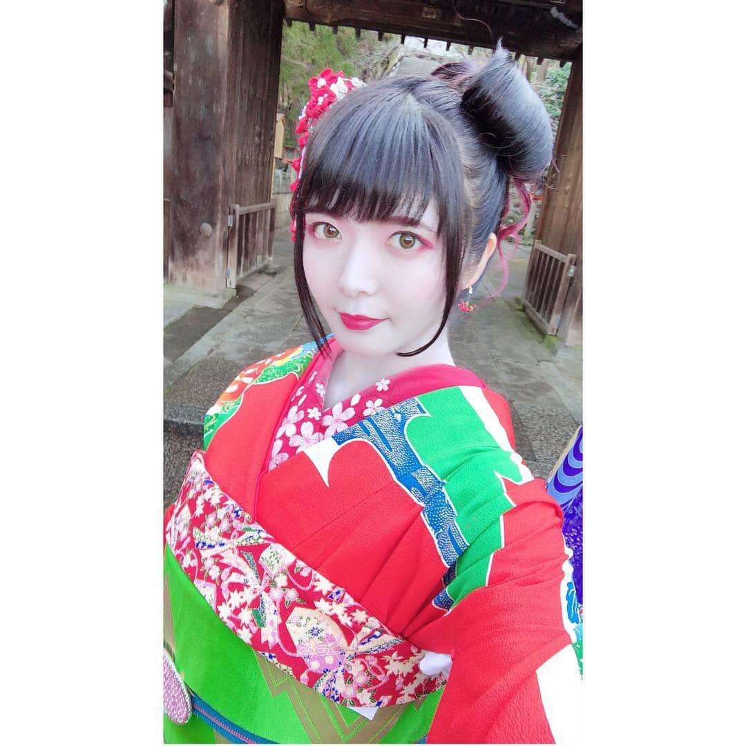 小鳩ミクさんのインスタグラム写真 - (小鳩ミクInstagram)「MV「祇園町」の撮影は 京都で撮りましたんえ。 色んな京都の風情ある 素敵な場所なんどすぽ。 皆さんにも行ってほしいわぁー ぽー🕊 歌詞は鳩子が書きましたんえ。 どうでっしゃろか？ぽ🕊 ぜひ見てほしいわぁぽ🕊 #bandmaiko #京都 #舞妓」4月1日 0時29分 - kobatomiku