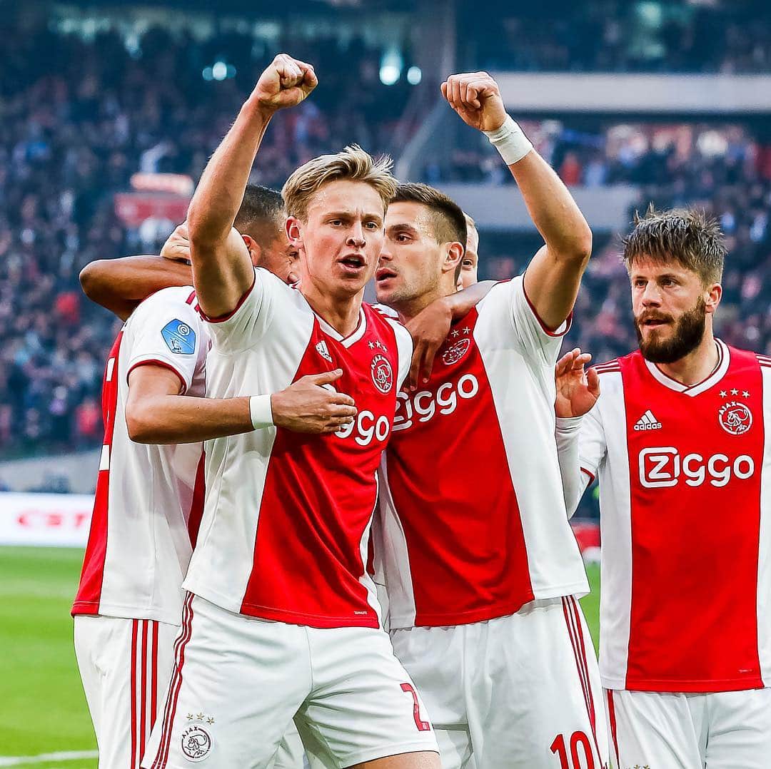 アヤックス・アムステルダムさんのインスタグラム写真 - (アヤックス・アムステルダムInstagram)「HT! 1-0! Keep it going #Ajax! 🕺 How’s your feeling? #ajapsv」4月1日 0時33分 - afcajax