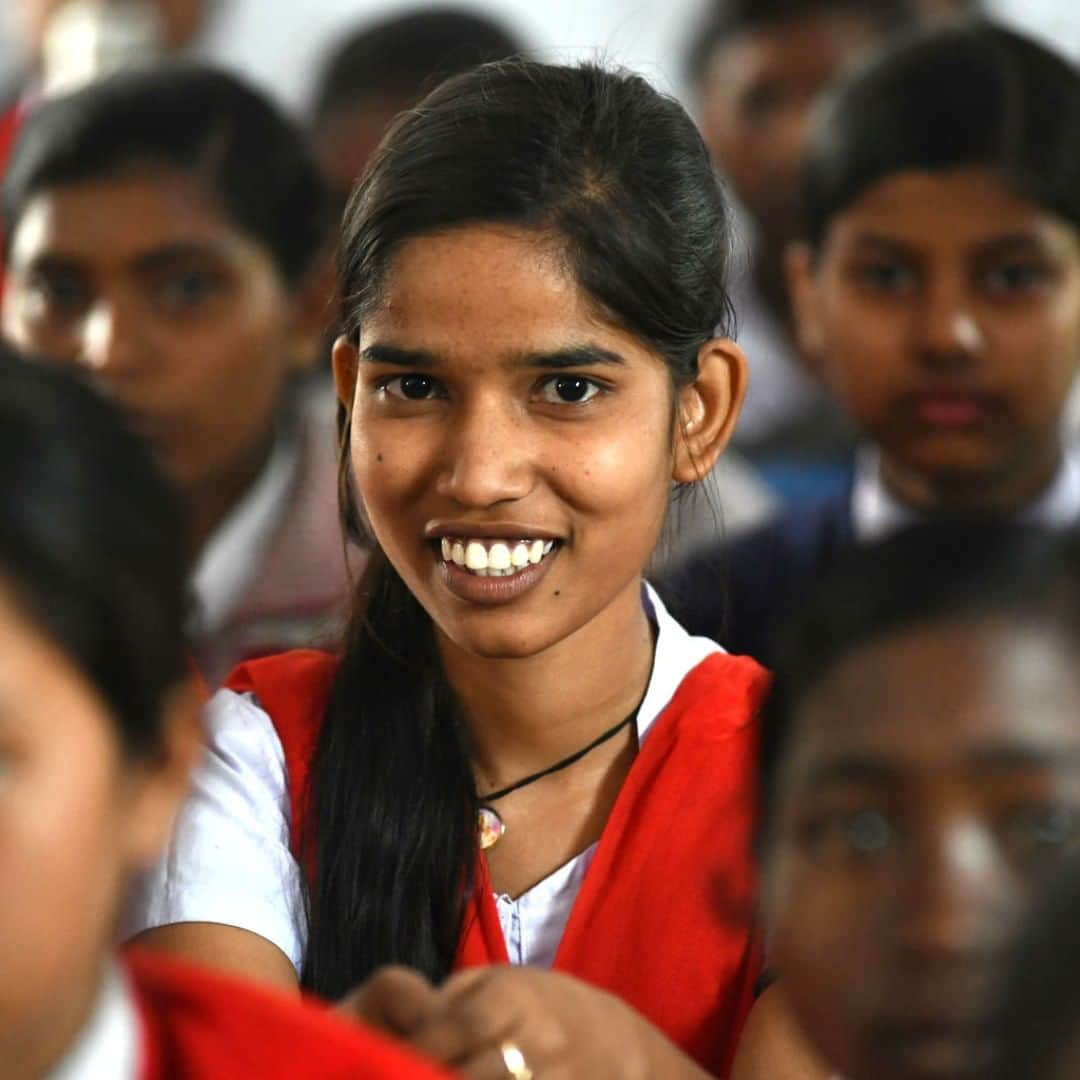 unicefさんのインスタグラム写真 - (unicefInstagram)「Last year, 18-year-old Kiran saved her friend from child marriage by reporting the case to local authorities in India. She's a bright and inspiring advocate for education who dreams of becoming a lawyer to help solve challenges that girls face. © UNICEF/UN0276236/Boro #EndChildMarriage」4月1日 0時45分 - unicef