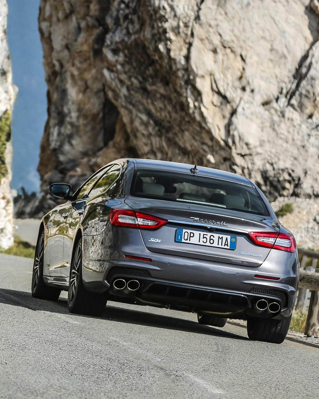 マセラティさんのインスタグラム写真 - (マセラティInstagram)「The #MaseratiQuattroporte, created for the journeys you just wish would never end.」4月1日 0時38分 - maserati