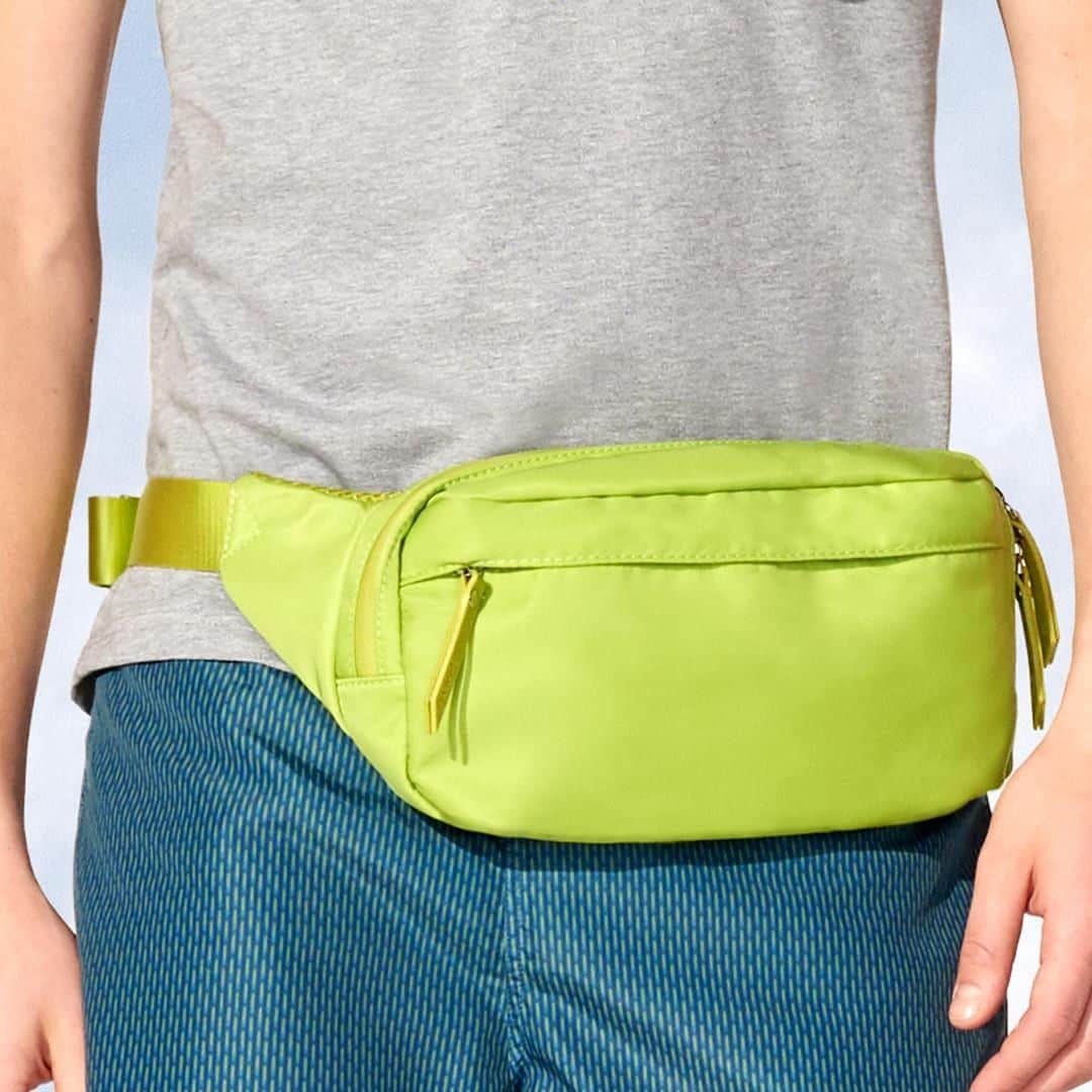 スイムズのインスタグラム：「Your must-have summer staple: the new Belt Bag in Limeade	⠀ #SS19 #mensstyle #menswear #accessories」