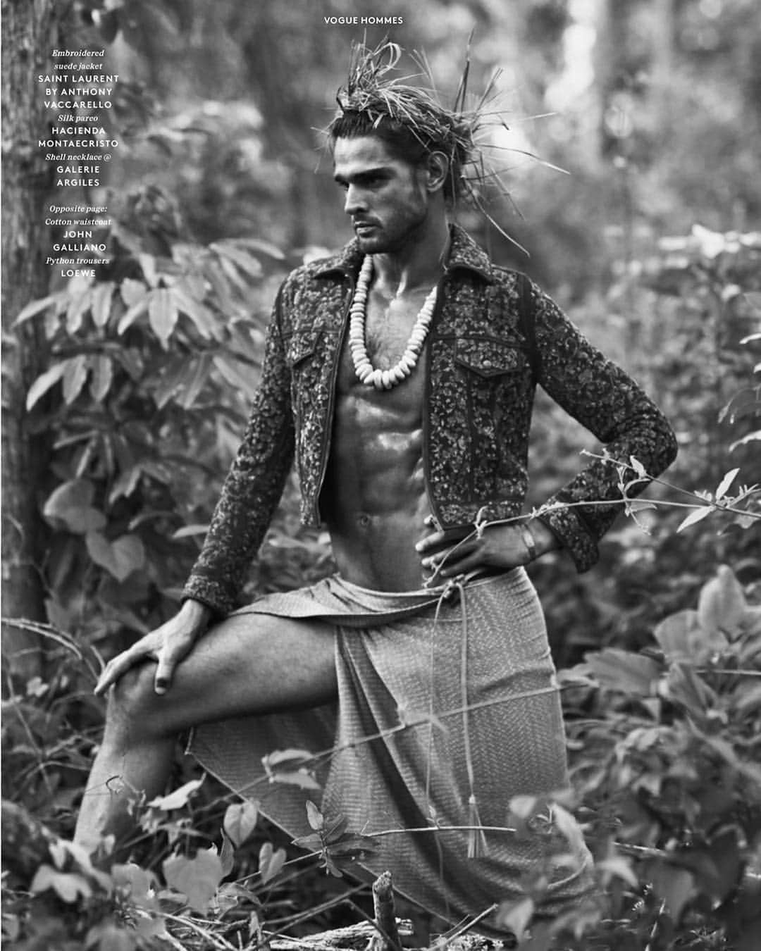 マーロン・テシェイラさんのインスタグラム写真 - (マーロン・テシェイラInstagram)「—- 🍃 JUNGLE 🍃 for @voguehommes 📸 by 💫 @ethanjamesgreen styled by the #Super ✨ #AnastasiaBarbieri ✨ Hair 💇‍♂️ by @laurentphilippon & make up by @karimrahmanmakeup 🖤🔥🖤 #YouMustCheckIt —- 🎩...Peace&Light...♻️ —- #VogueHommes #Jungle #WhatATrip #GoodMemories #GoodVibesOnly」4月1日 1時11分 - marlontx