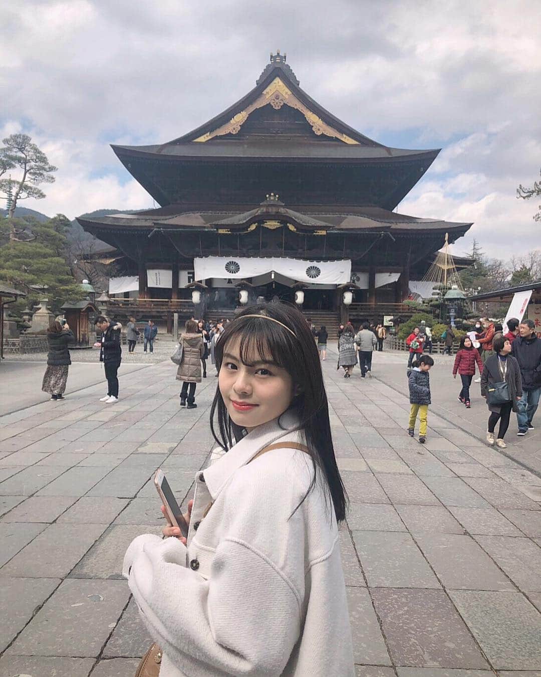 のインスタグラム：「* 先日、両親が#長野 に 連れて行ってくれました☺︎ #善光寺 でお参りしました！」