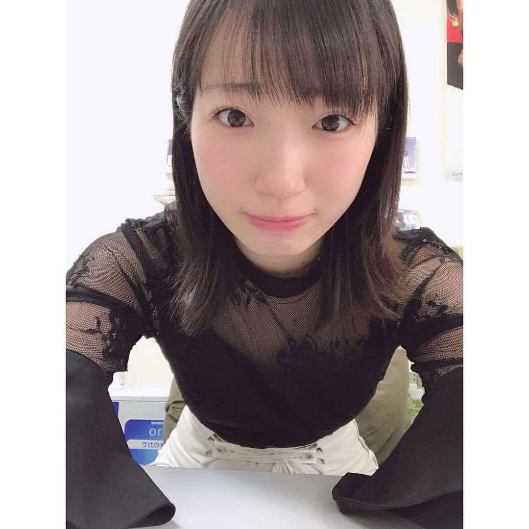 有明ゆなさんのインスタグラム写真 - (有明ゆなInstagram)「それでは今日はこのへんで！ おやすみなさい🌙 また明日ねん♡ . . . . #有明ゆな #ちっぱい #シンデレラバスト #グラドル #グラドル自画撮り部 #グラドル自撮り部 #グラビアアイドル #グラビアモデル #私服 #質問コーナー #質問 #ストーリー #gn #goodnight #おやすみ #おやすみなさい #お休みなさい #japanesegirl #happygirl」4月1日 1時20分 - ariake_yuna