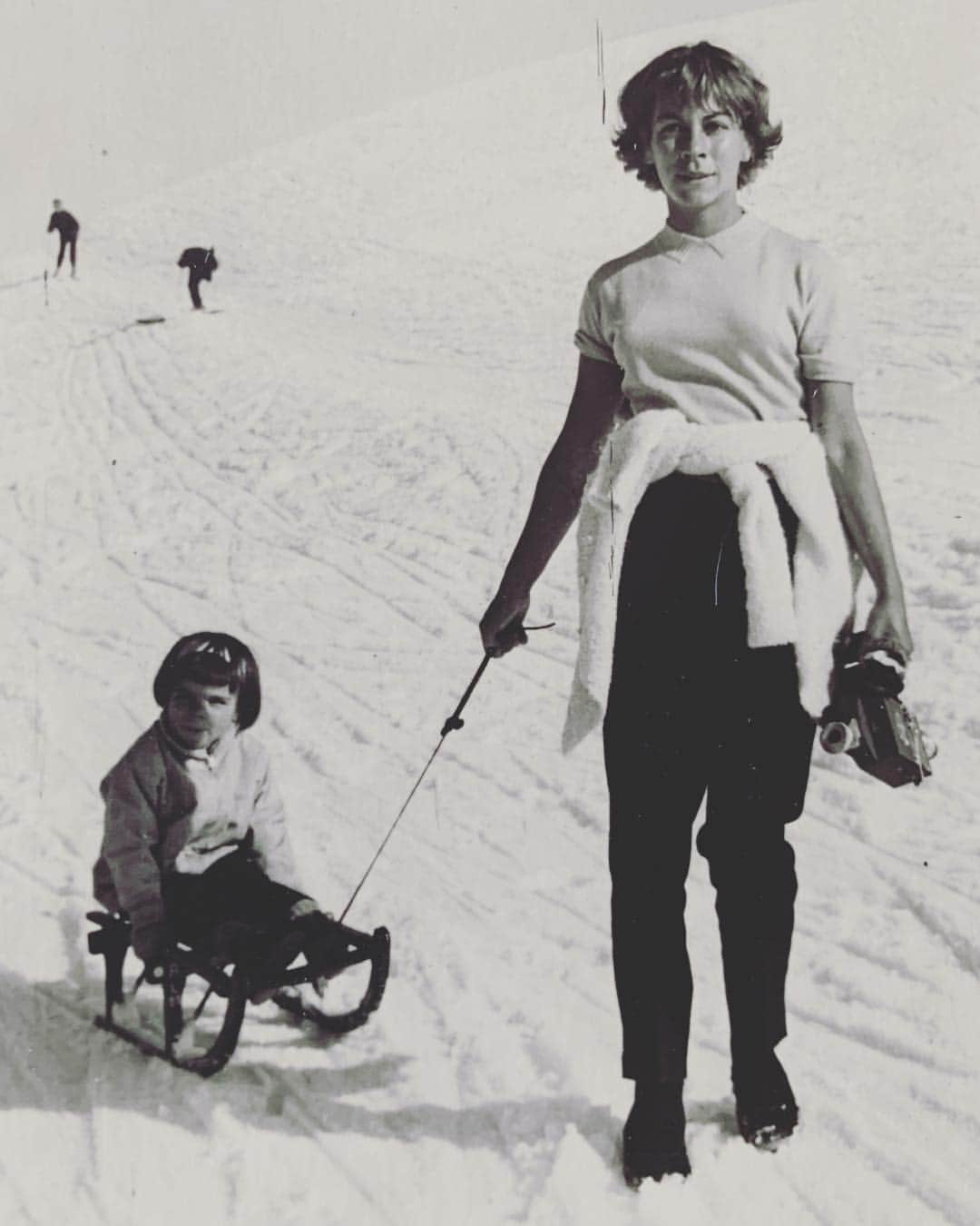 カリーヌ・ロワトフェルドのインスタグラム：「Happy mother day🌹」
