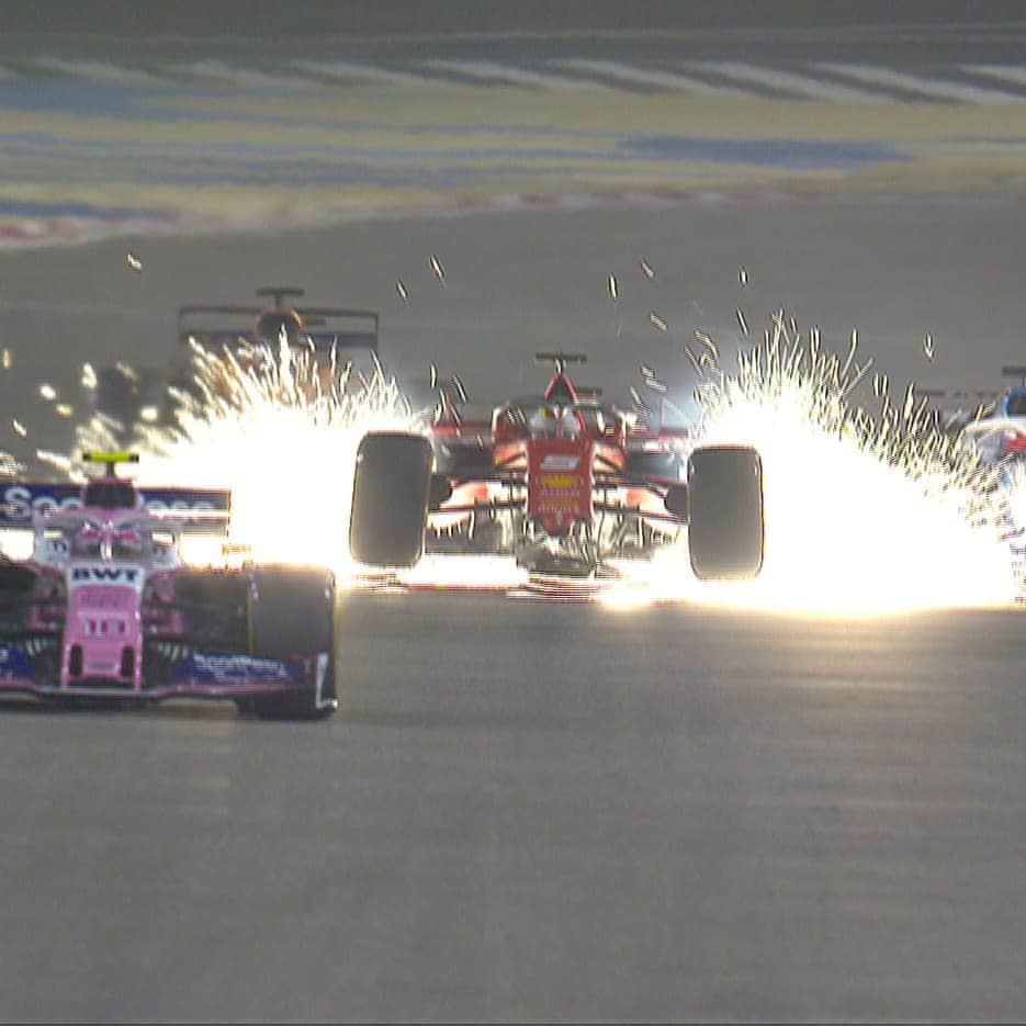 F1さんのインスタグラム写真 - (F1Instagram)「Not the sparks you want to see fly . Sebastian Vettel loses his front wing, after spinning on track during the Bahrain Grand Prix 2019 . #F1 #Formula1 #BahrainGP」4月1日 1時36分 - f1