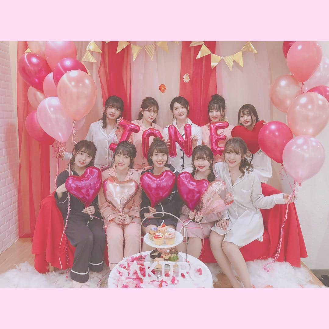 牧村一穂のインスタグラム：「先日、sakiiro×TESCOMのイベントに参加させていただきました！！ 初めて使ったヘアアイロンが、TESCOMだったのでとっても嬉しかったです😢🌸 #ioneのある生活 #ione #ヘアアイロン #コテ #ピンク大渋滞 #ピンクカラー #ピンク色 #ピンク好き #ヘアケア #スタイリング #Sakiiro @tescom_ione」