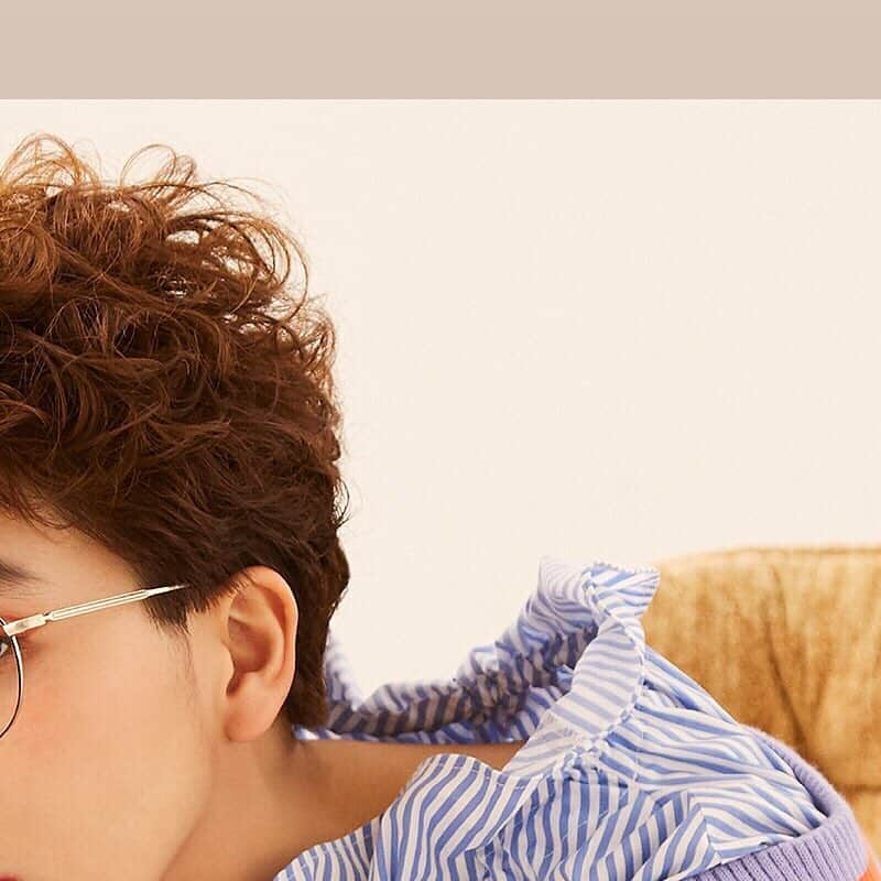 眼鏡市場 OFFICIALさんのインスタグラム写真 - (眼鏡市場 OFFICIALInstagram)「ㅤㅤㅤㅤㅤㅤㅤㅤㅤㅤㅤㅤㅤ New Life New Eyewear Fin ㅤㅤㅤㅤㅤㅤㅤㅤㅤㅤㅤㅤㅤ 季節が入れ替わる３月は 気持ちもライフスタイルも フレッシュにするのがキーポイント。 アイウェアに初挑戦したい ガールズやメンズも眼鏡市場の店頭で 自分のスタイルに合うフレームに チャレンジしてみてね✨ ㅤㅤㅤㅤㅤㅤㅤㅤㅤㅤㅤㅤㅤ ——————————————————— 眼鏡品番：AN-08 COLOR：4種類 MODEL : @kinoooooooko3 STYLING : @helloufofficial ——————————————————— ㅤㅤㅤㅤㅤㅤㅤㅤㅤㅤㅤㅤㅤ #NewLifeNewEyewear #眼鏡市場 #眼鏡女子 #眼鏡 #ootd #fashion #メガネ女子 #メガネ男子 #メガネ好き #伊達メガネ #大人可愛い #シンプルコーデ #カジュアルコーデ #お洒落好き #tokyo #kawaii #new #eyewear #メガネコーデ #メガネ #トレンド #コーデ #暮らし #春コーデ #2019 #closet #glass #anu #アニュー」4月1日 1時51分 - meganeichibaofficial