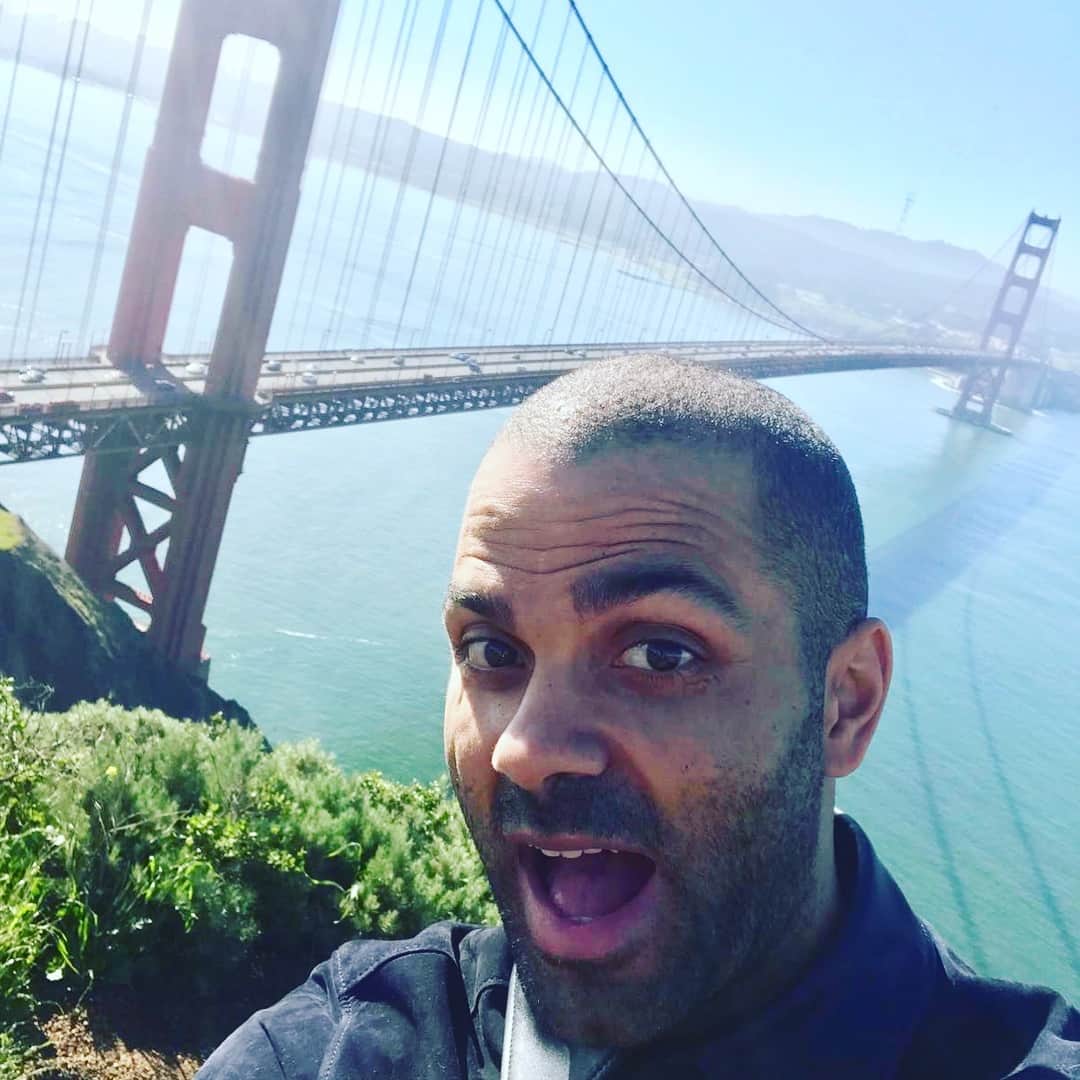 トニー・パーカーさんのインスタグラム写真 - (トニー・パーカーInstagram)「Visiting San Francisco before the game tonight. 🙌🏼🌉 #travel #bridge」4月1日 2時00分 - _tonyparker09