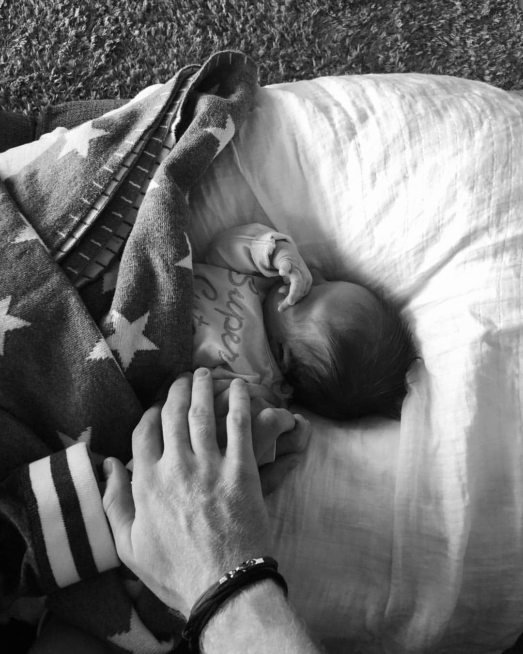 マルコ・ロイスのインスタグラム：「Welcome to the world my little Princess... #speechless #PROUD #soooooohappy #mom #dad #letsgo🦁」