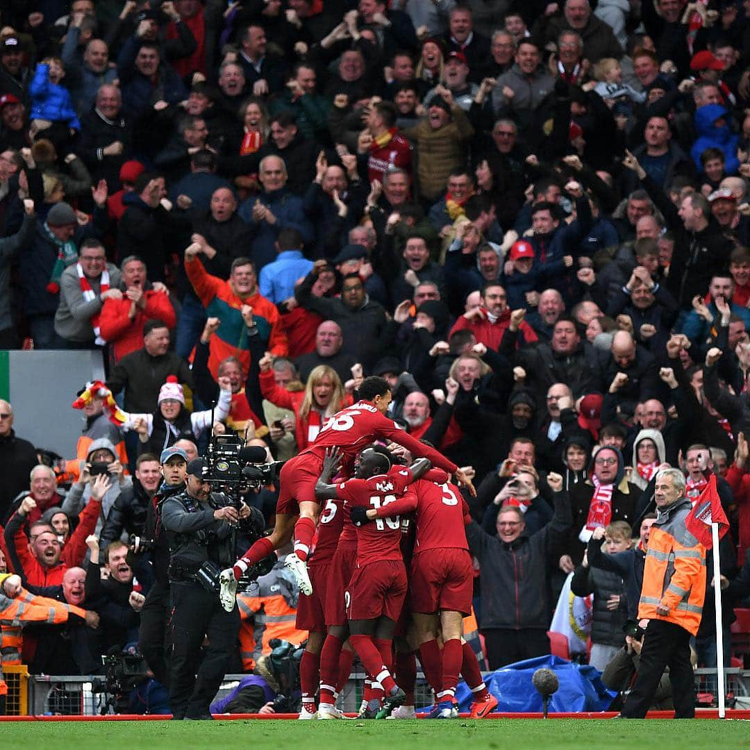 プレミアリーグさんのインスタグラム写真 - (プレミアリーグInstagram)「Last-minute winner. Two points clear at the top. Remarkable @liverpoolfc scenes! . #LIVTOT」4月1日 2時32分 - premierleague