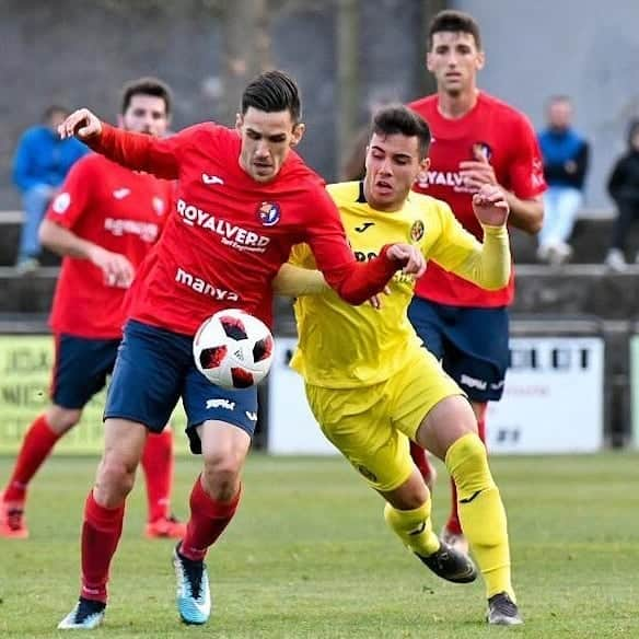 ビジャレアルCFさんのインスタグラム写真 - (ビジャレアルCFInstagram)「#CanteraGrogueta | El #VillarrealB ha empatado en casa del @ueo1921 (2-2) en un partido muy disputado. Los goles amarillos fueron de @simonmoreno10 y @r95b4 (Ramón Bueno). Fotos: Andrea Bolcato-UE Olot. . #YellowsAcademy | #VillarrealB drew at @ueo1921 (2-2) in a tight match. The Yellows’ goals came from @simonmoreno10 and @r95b4 (Ramón Bueno). Photos: Andrea Bolcato-UE Olot.」4月1日 2時40分 - villarrealcf