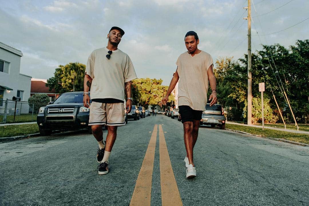 サネリー・ジェームズのインスタグラム：「Whaaat up @ultra family we are on our way! See you 6.15pm at the mainstage..」
