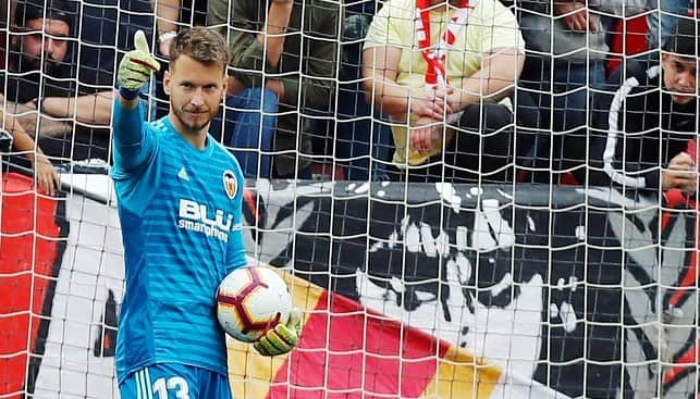 ノルベルト・ムラーラ・ネトのインスタグラム：「+3, seguimos! 👊🏼 #amuntvalencia #laliga」