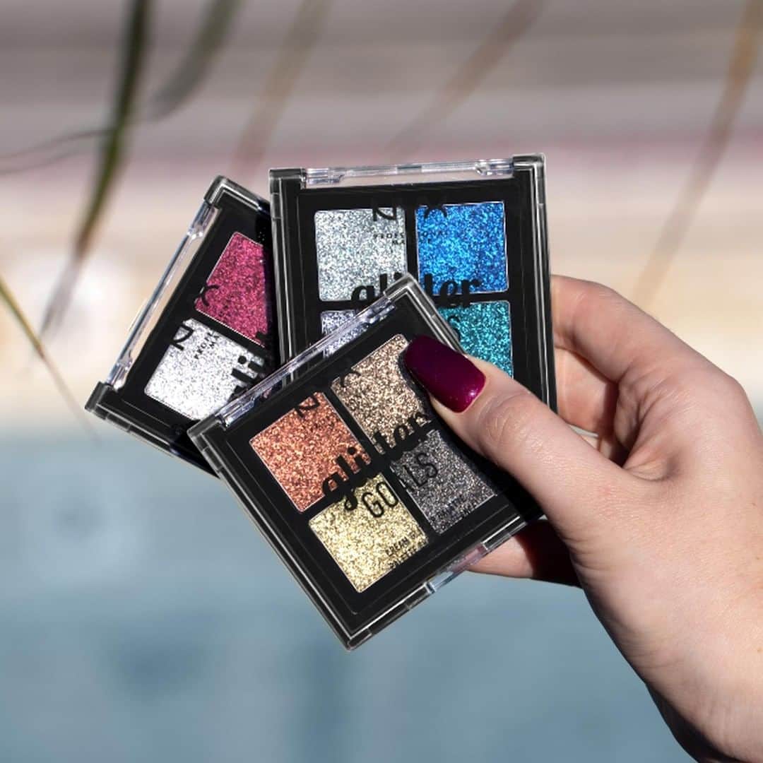 NYX Cosmeticsさんのインスタグラム写真 - (NYX CosmeticsInstagram)「Swipe on the sparkle with our new Glitter Goals Cream Quad Palettes ✨ Which palette do YOU need in your life?! 🤩 || #nyxcosmetics #nyxprofessionalmakeup #crueltyfreebeauty」4月1日 2時59分 - nyxcosmetics
