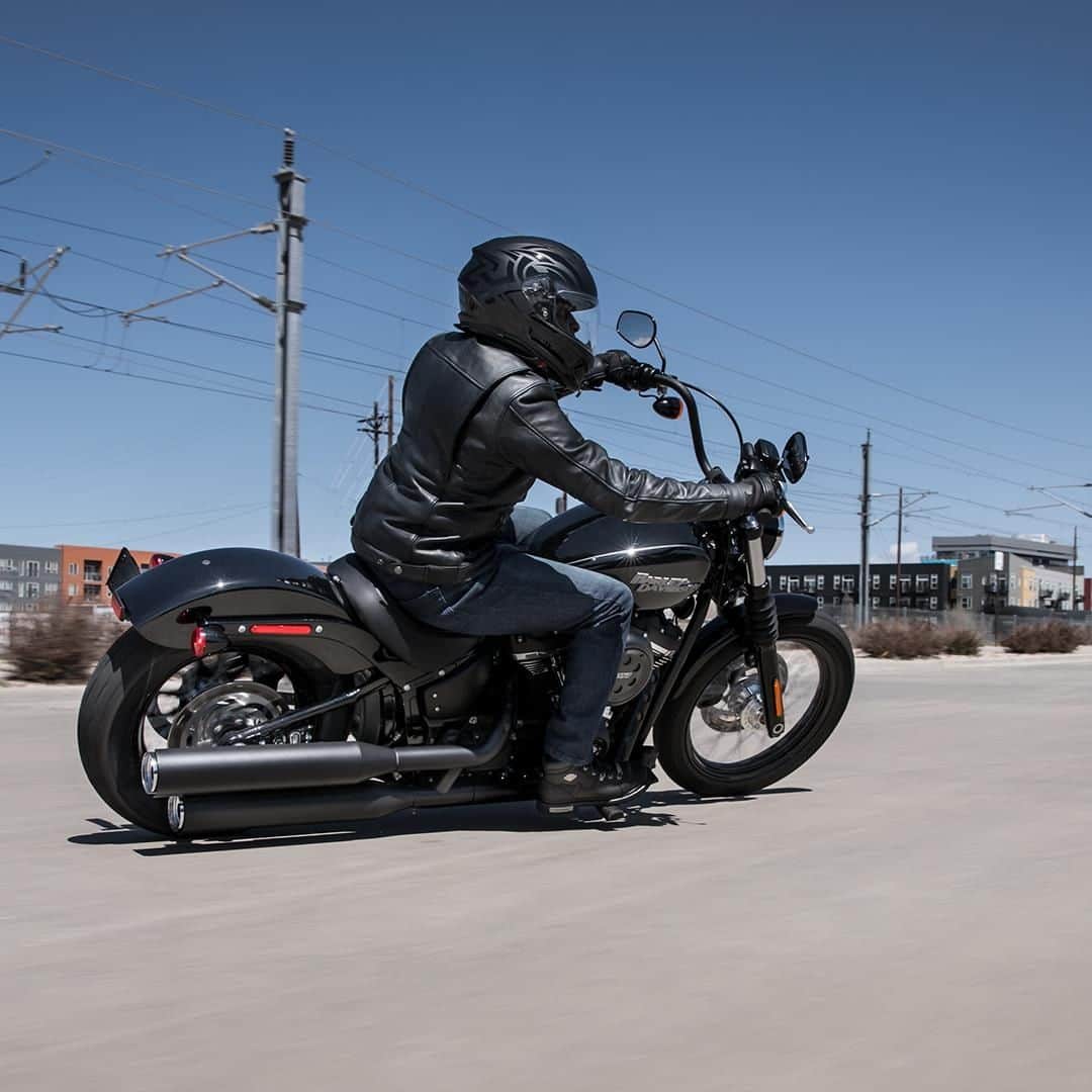 Harley-Davidsonさんのインスタグラム写真 - (Harley-DavidsonInstagram)「Looking for a longer test ride? Make a weekend trip out of it with a #motorcycle rental from #EagleRider.  Follow @EagleRider to learn more and start planning your ride. #HarleyDavidson #FindYourFreedom」4月1日 3時00分 - harleydavidson