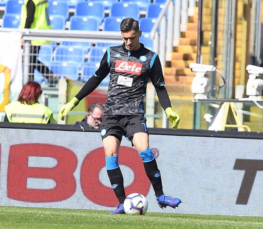 アレックス・メレットのインスタグラム：「Rientrati alla grande dopo la sosta! Bella vittoria! 💪🏼💙 #RomaNapoli #forzanapolisempre」