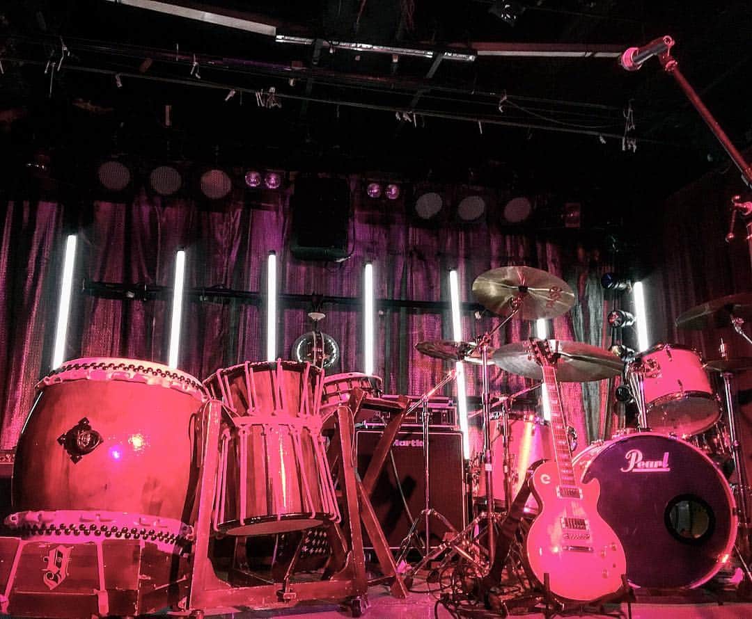 KAI_SHiNEのインスタグラム：「#heavensdust #natsukiaoyama #live #life #vibe #samuraimetal #bondage #kinbaku #show #stripclub #history #band #taiko #和太鼓  #jp」