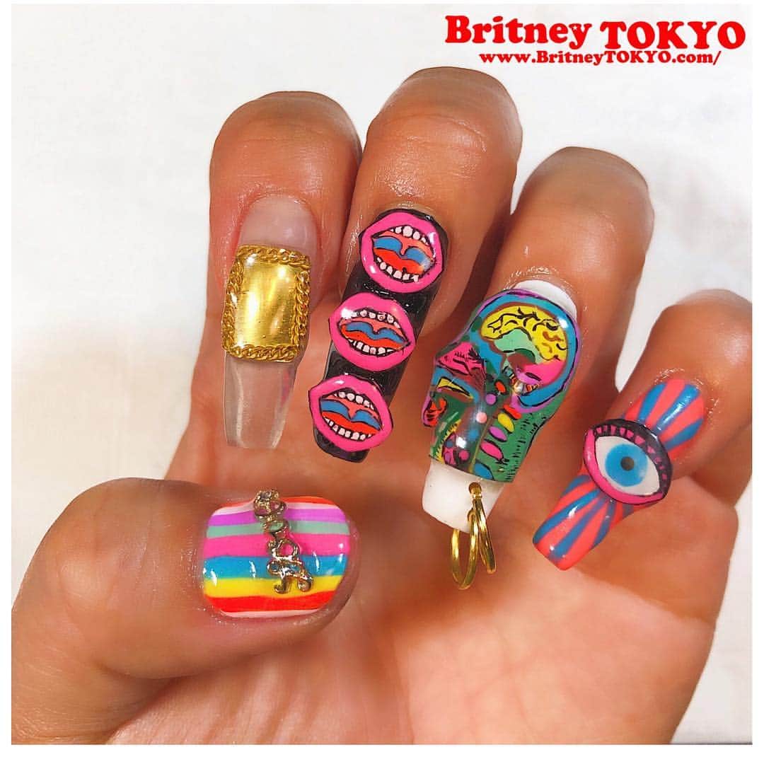 Britney TOKYOさんのインスタグラム写真 - (Britney TOKYOInstagram)「Colors🌈🍔 #Nailart #BritneyTOKYO #nails Inspired by #tadanoriyokoo #art」4月1日 3時52分 - britneytokyo