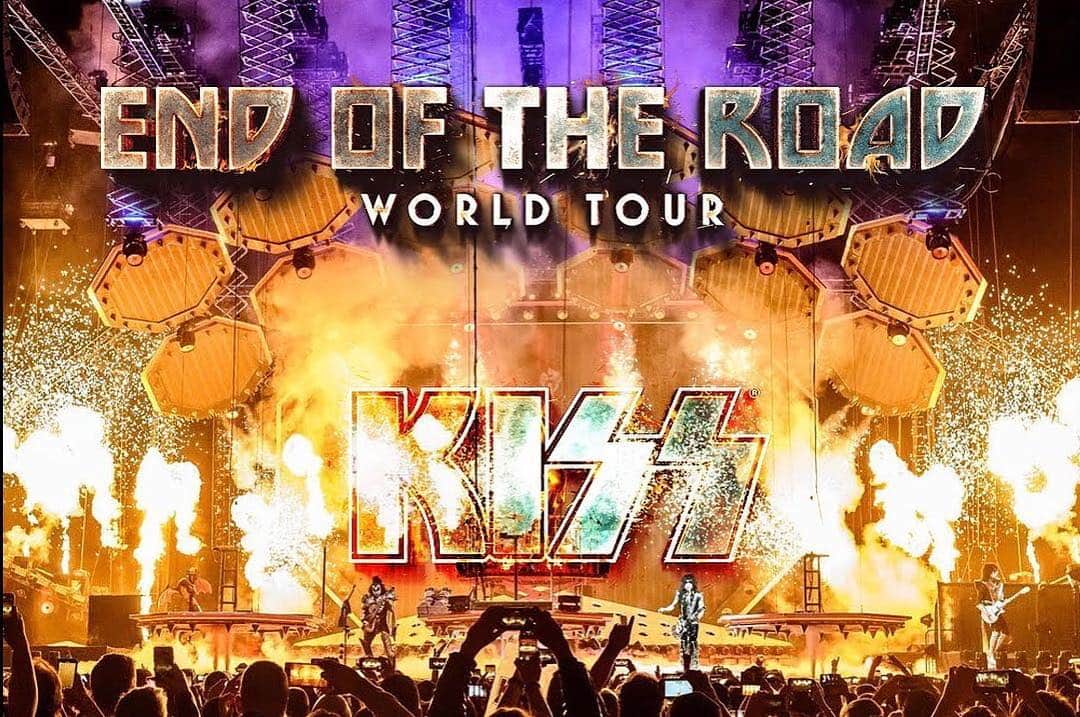KISSさんのインスタグラム写真 - (KISSInstagram)「HOTTER THAN HELL 🔥 watch the new #EndOfTheRoad tour video at the link in bio #KISS」4月1日 3時53分 - kissonline