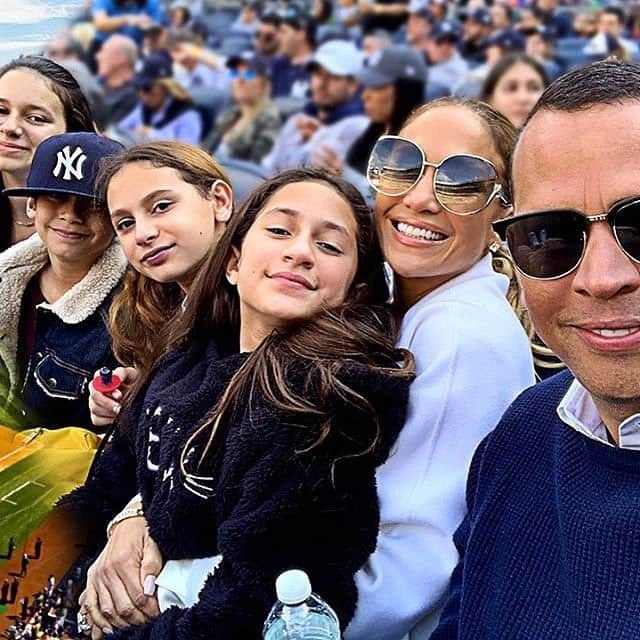 People Magazineさんのインスタグラム写真 - (People MagazineInstagram)「Take me out to the ball game! ⚾️|#Regram @JLo」4月1日 4時33分 - people
