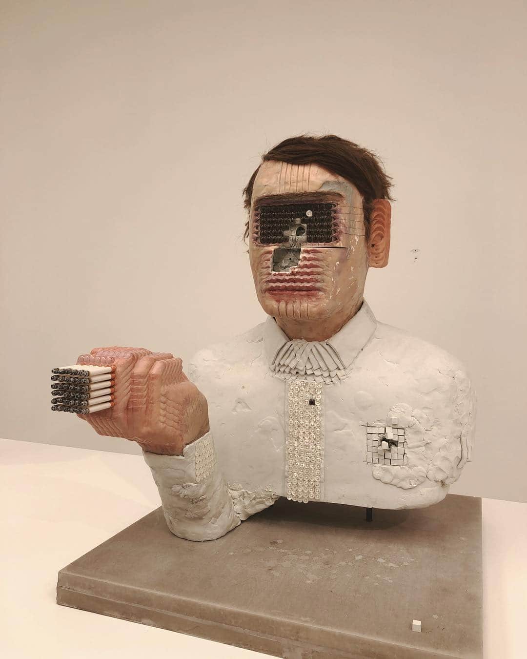 小柴綾香さんのインスタグラム写真 - (小柴綾香Instagram)「#avibratingman by #davidaltmejd  個人的には、今回のアートウィークで一番好きなexhibitionだった💕 #whitecube #gallery #art #contemporaryart #hongkong #hk #香港 #artweek #hongkongartweek #hkartweek #sculpture」4月1日 14時02分 - ayakakoshiba