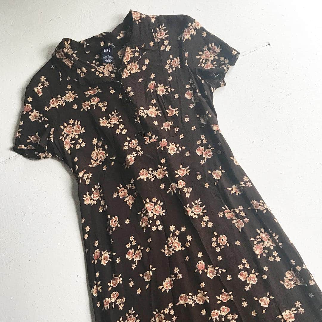 のインスタグラム：「【New stuff】 1990s old GAP flower print rayon maxi one-piece size M位 PRICE ¥9000-(+TAX) DM へお問い合わせ宜しくお願い致します」