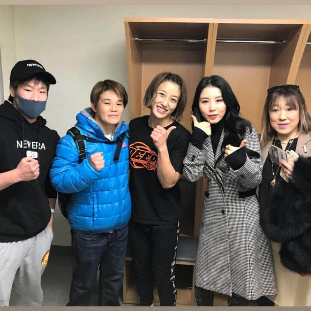 杉山しずかさんのインスタグラム写真 - (杉山しずかInstagram)「bantamweight champion!!! Kim Ji Yeon!! #ufc #champion #kimjiyeon Lovely Ji Yeon!!! Always I’m inspired by her!!!」4月1日 14時31分 - shizukasugiyama0211