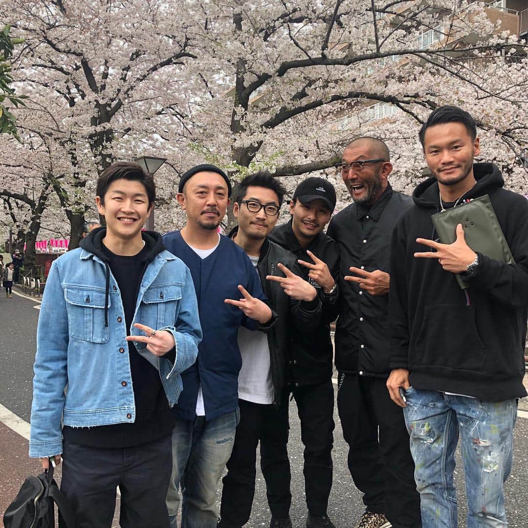 denham_japanさんのインスタグラム写真 - (denham_japanInstagram)「Nakameguro 🌸SAKURA🌸 #sakura #nakameguro @denhamthejeanmaker @denham_australia @denham_germany @denham_london @denham_uk @denham_belgium @denham_china @denham_kor #denham #fashion #selvedge #indigo #denhamjapan #denhamthejeanmaker #denhamstyle #denim #scissors #virgintovintage #デンハム #デンハムザジーンメーカー #デンハムジャパン #デニム#skinvjs#2年履き#二回洗い#セルヴィッチ  #ヴァージントゥヴィンテージ #経年変化 #ピープル #プロダクト #プレゼンテーション #デニムコーデ #ファッション @denham.sa @denham_utrecht  @denham_maastricht」4月1日 14時51分 - denham_japan_by_aki_negishi