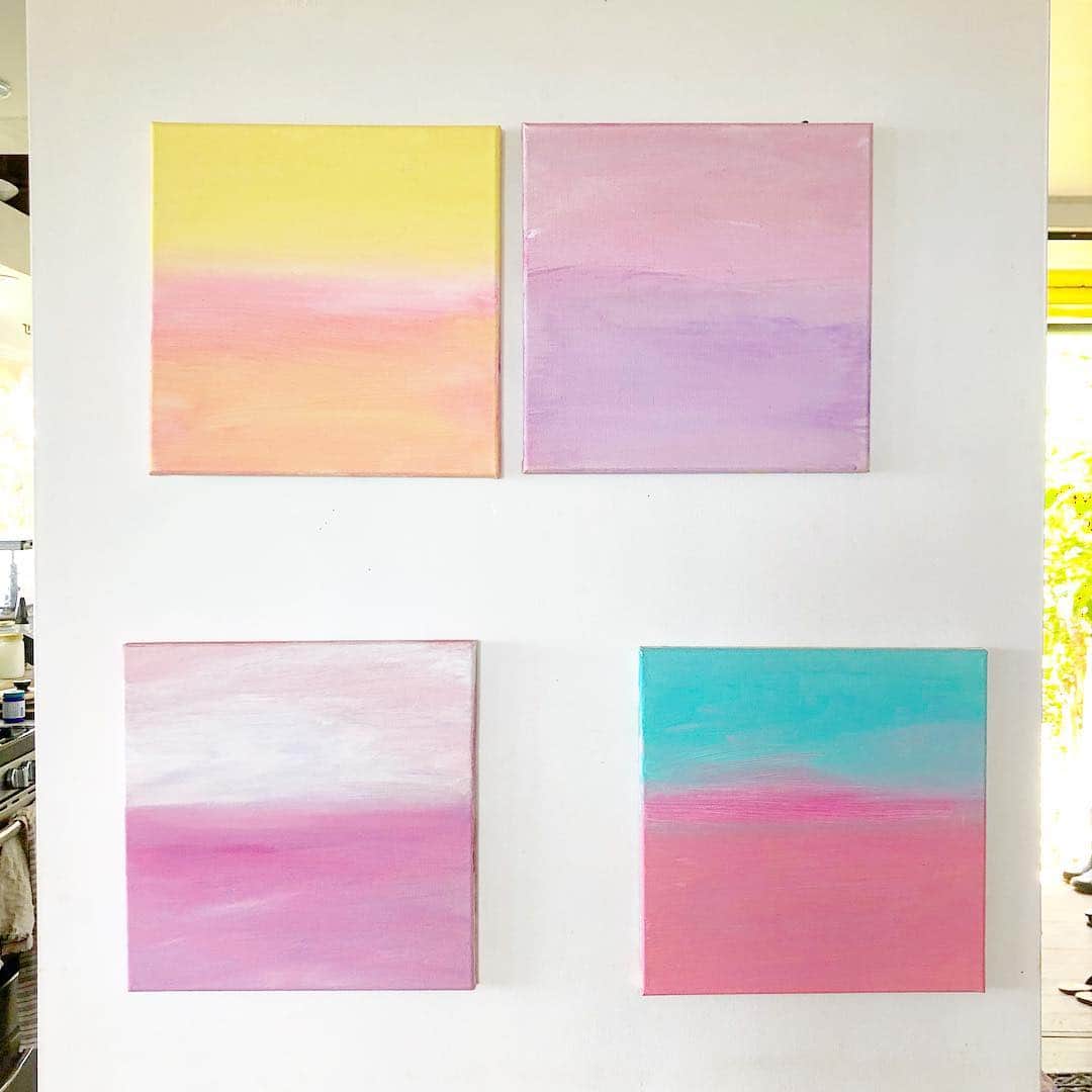 のインスタグラム：「Paintings of Ocean and Sky  海と空の絵たち。  #surf #ocean #island #beach #art #artwork #contemporaryart #seascape #canvas #artstudio #light #life #live #miyakoyamazaki #山崎美弥子 #絵画」