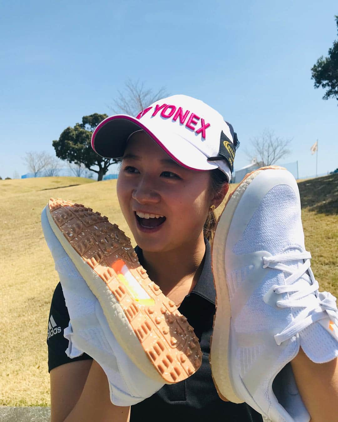 森田遥さんのインスタグラム写真 - (森田遥Instagram)「もうすぐマスターズが開幕しますね⛳️✨ adidas golfからマスターズの名物スイーツ「ピーチアイスサンド」をイメージした、限定シューズ（CROSSKNIT 3.0 LIMITED EDITION）が発売したようです！ アイス、と聞いて思わず食べたくなっちゃいそうです笑 インソールもアイス柄でとてもかわいいんです🍨 (W’sもこういう限定可愛いシューズ作って～!!!!!🥺❤️) @adidastokyo #アディダスゴルフ #adidasgolf #teamadidas #アイスなシューズ #ナイスなシューズ」4月1日 14時55分 - moritaharuka5588