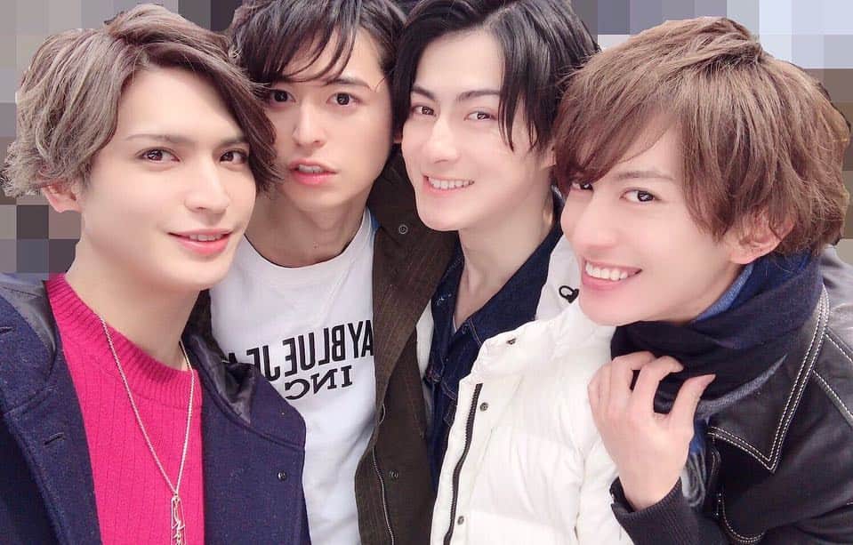 小波津亜廉さんのインスタグラム写真 - (小波津亜廉Instagram)「[30/3/19] Keep your eyes peeled! This four have something official coming your way! ⠀⠀⠀ ⠀ #kohatsuallen #kikuchishuji #takamotogaku #matsumuraryuunosuke ⠀⠀⠀ ⠀ Source: Gaku and Allen’s twitters」4月1日 15時10分 - ahun_andsome