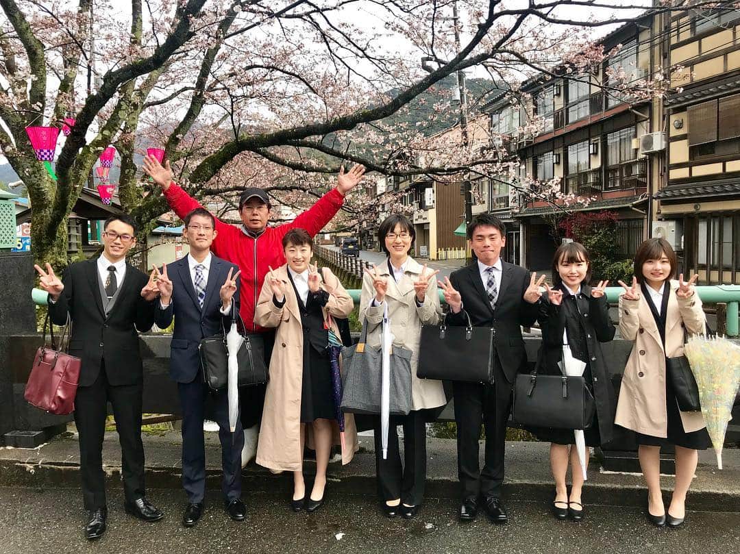 朝市広場のグルメインスタ