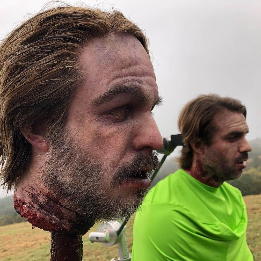 The Walking Deadさんのインスタグラム写真 - (The Walking DeadInstagram)「Here’s a series of behind the scenes photos of the “heads on spikes” sequence from last weeks episode.」4月1日 6時26分 - amcthewalkingdead