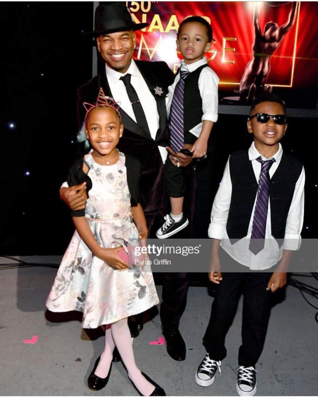 NE-YOさんのインスタグラム写真 - (NE-YOInstagram)「@naacp @naacpimageawards thanx so much for the honor. Madi, Maso, SJ, Roro @itscrystalsmith @loraine8562  THANK YOU GUYS FOR SHARING THE MOMENT WITH ME!!!❤️❤️❤️❤️❤️❤️」4月1日 6時36分 - neyo