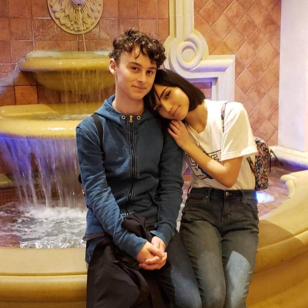 ワイヤット・オレフさんのインスタグラム写真 - (ワイヤット・オレフInstagram)「thanks dawg (girlfriend)」4月1日 7時01分 - wyattoleff