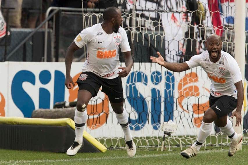 コリンチャンスさんのインスタグラム写真 - (コリンチャンスInstagram)「A sequência bem louca de fotos do primeiro gol do Timão! . . 📷 Daniel Augusto Jr./Agência Corinthians . . #NaFrente #VaiCorinthians」4月1日 6時54分 - corinthians